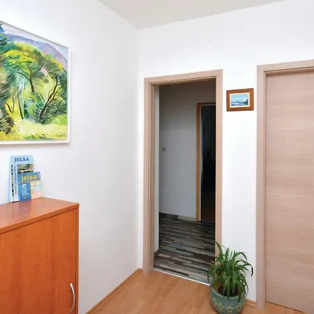 Two-bedroom In Jelsa *
